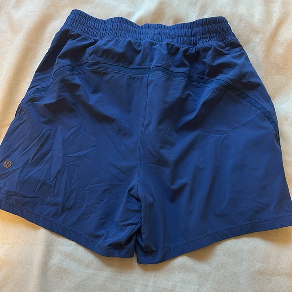 Lululemon men’s pace breaker shorts size small - Picture 2 of 4